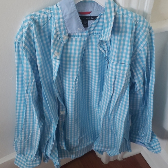 Tommy Hilfiger shirt - Picture 1 of 2